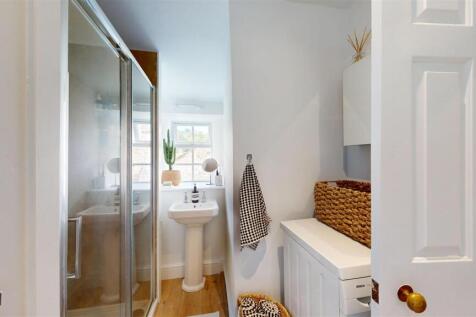 Shower Room.jpg