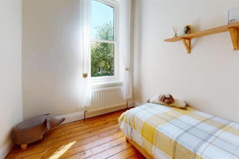 Brooklands-Terrace-Bedroom.jpg