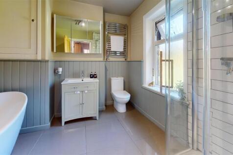 Brooklands-Terrace-Bathroom 1.jpg