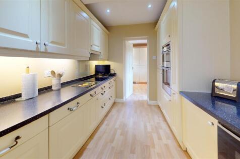 Hawthornes-Kitchen.jpg