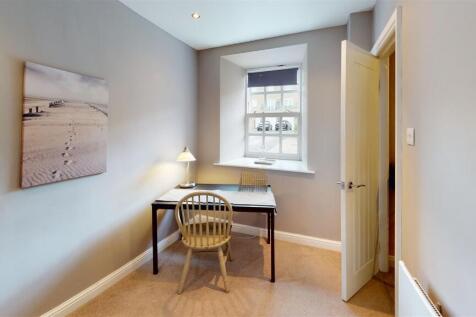 Gainsborough-Ct-Bedroom.jpg