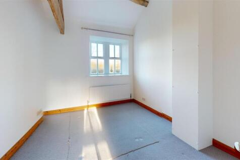 Barn-Lodge-Bedroom 1.jpg