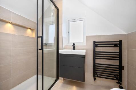 Bedroom 2 En-Suite