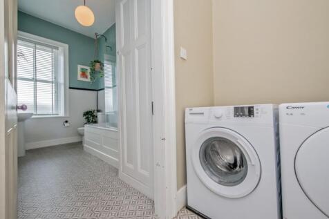 Bathroom/Utility
