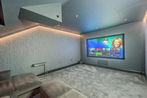 Cinema Room/Bed 5
