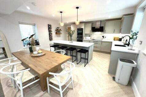 Kitchen/Family Room