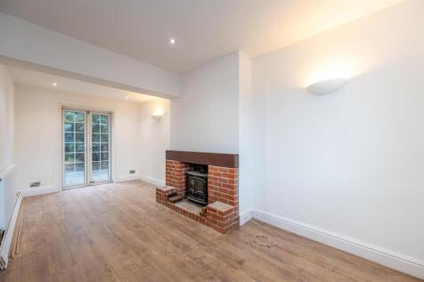 Christmas Cottage 25 10.jpg