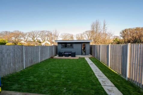 6 Blackthorn Drive 24 28.jpg