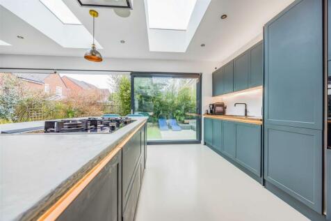 13 Herons Way, Hayling Island-Small-PorticoMarketi