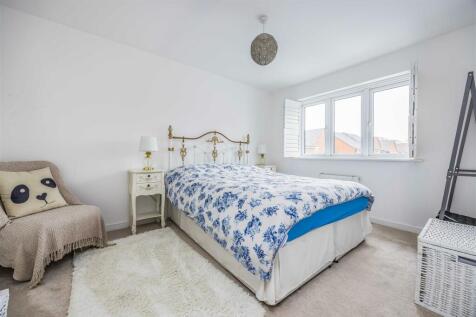13 Herons Way, Hayling Island-Small-PorticoMarketi
