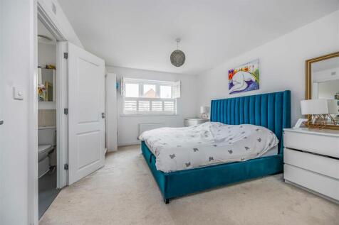 13 Herons Way, Hayling Island-Small-PorticoMarketi