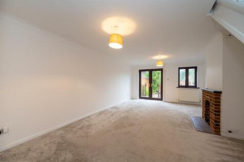 18 Broad Gardens 24 8.jpg