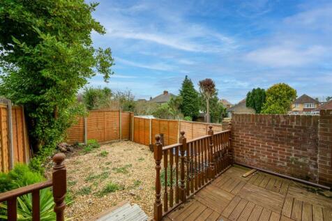 18 Broad Gardens 24 3.jpg