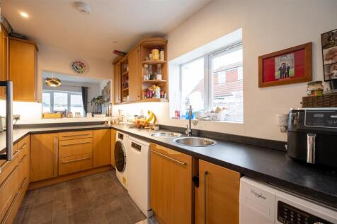 13 Eastoke Avenue 25 16.jpg