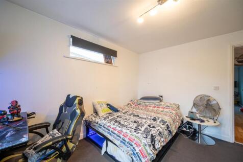 13 Eastoke Avenue 25 9.jpg