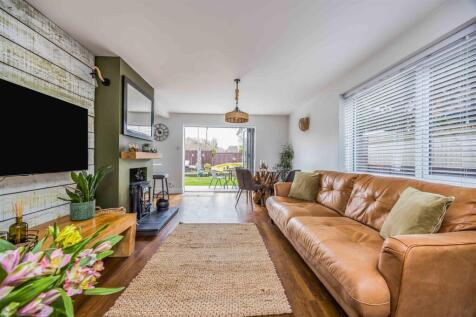 5 Culver Drive, Hayling Island-Small-PorticoMarket