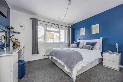 5 Culver Drive, Hayling Island-Small-PorticoMarket