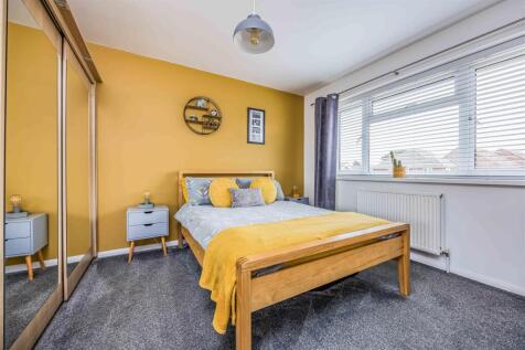 5 Culver Drive, Hayling Island-Small-PorticoMarket