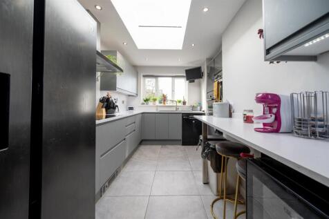 2 Eastoke Avenue 23 26.jpg