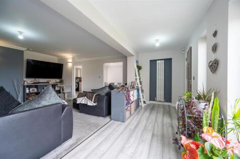 2 Eastoke Avenue 23 35.jpg