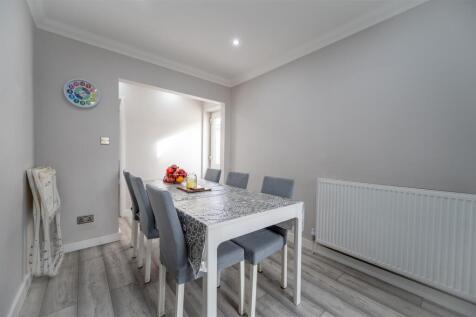 2 Eastoke Avenue 23 25.jpg