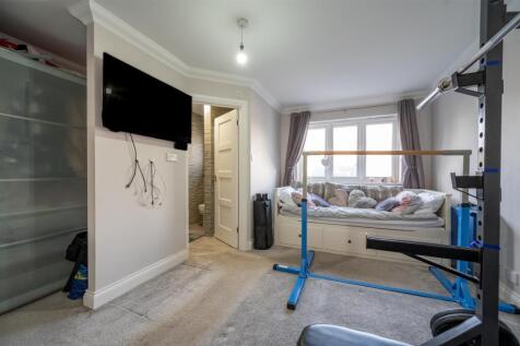 2 Eastoke Avenue 23 22.jpg