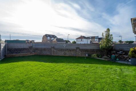 2 Eastoke Avenue 23 3.jpg