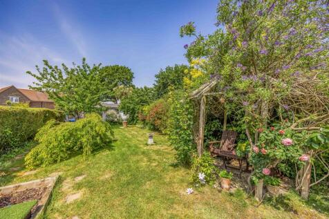 Anarue, Manor Road, Hayling Island-Small-PorticoMa