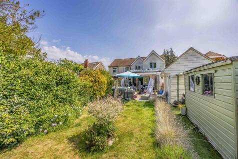 Anarue, Manor Road, Hayling Island-Small-PorticoMa