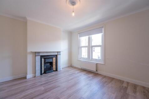 40 Haslemere Road 25 6.jpg