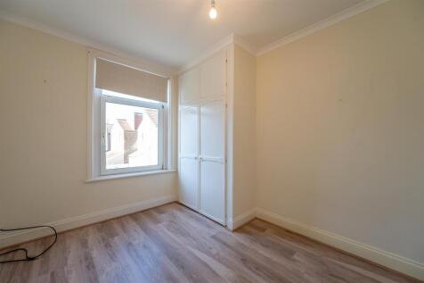 40 Haslemere Road 25 3.jpg