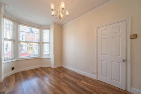 40 Haslemere Road 25 12.jpg