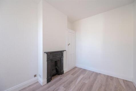 40 Haslemere Road 25 9.jpg
