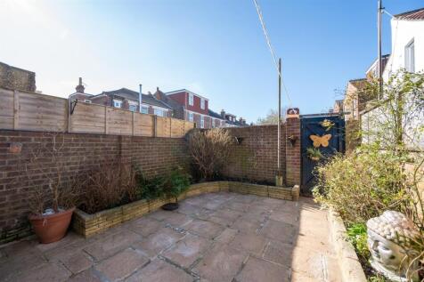 40 Haslemere Road 25 21.jpg