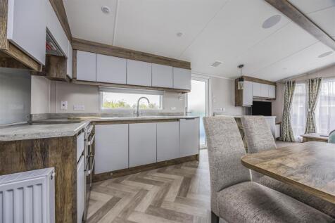 Mill Rythe Holiday Village-PorticoMarketing-Arden&amp;
