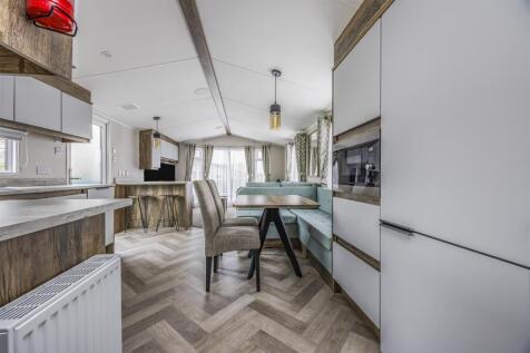 Mill Rythe Holiday Village-PorticoMarketing-Arden&amp;