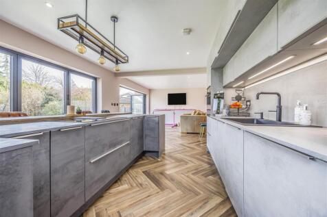 3 The Peak, Rowland&#39;s Castle-PorticoMarketing-Arde