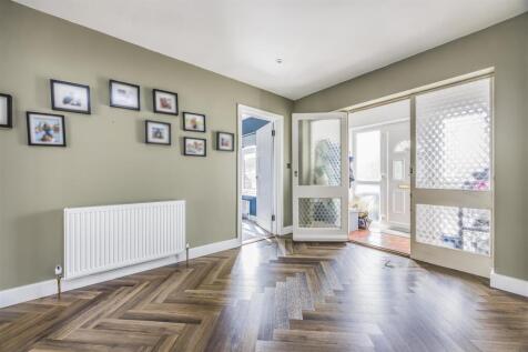 3 The Peak, Rowland&#39;s Castle-PorticoMarketing-Arde
