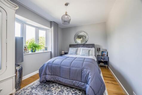 15 Sinah Lane, Hayling Island-Small-PorticoMarketi