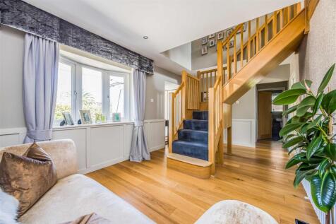 15 Sinah Lane, Hayling Island-Small-PorticoMarketi