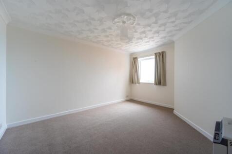 Flat 5 Regatta Court 22 12.jpg