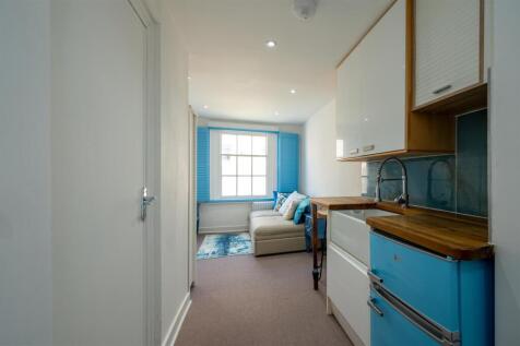 Flat 2, 49 The Crescent 25 4.jpg