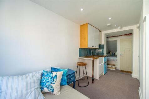Flat 2, 49 The Crescent 25 6.jpg