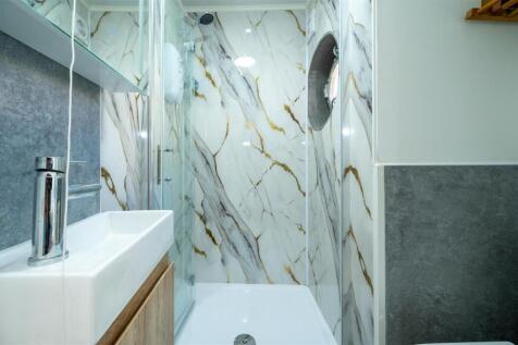 Flat 2, 49 The Crescent 25 10.jpg