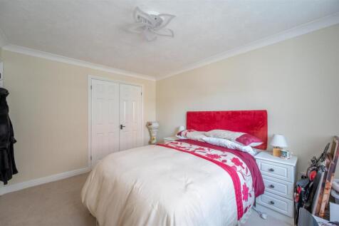 flat 1, 111 Elm Grove 25 11.jpg