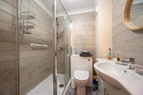 flat 1, 111 Elm Grove 25 7.jpg
