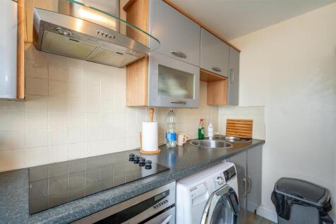 Flat 41 Annes Court 25 5.jpg