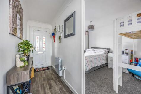 13 Anne¿s Court, Seafront, Hayling Island-Small-Po