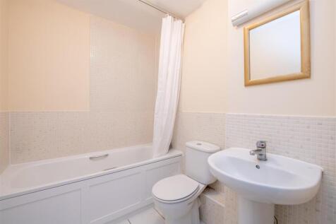 Flat 6 Silver Sands Court-12.jpg