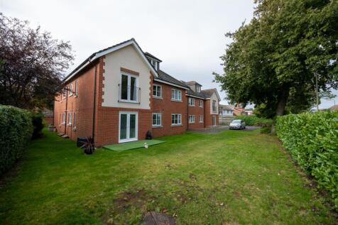 Flat 6 Silver Sands Court-2.jpg